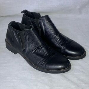 Bueno soft Black leather ankle Boots women’s size 36
